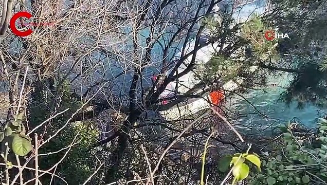 İstanbul Boğazı’nda hareketli anlar Hipotermi geçiren genci kurtarmak için zamanla yarıştılar