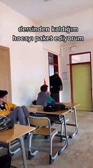 TikTok'unuz batsın sizin! Sınıfta  öğretmene yine çirkin saldırı