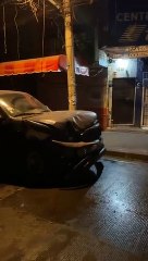 “Live“ Camioneta se impacta contra un árbol en San Pedrito