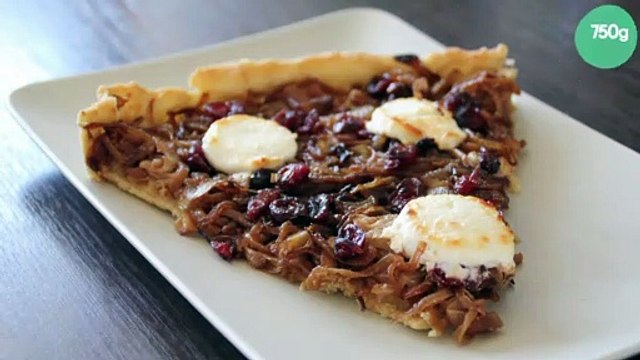 Tarte aux oignons caramélisés, cranberries et chèvre frais