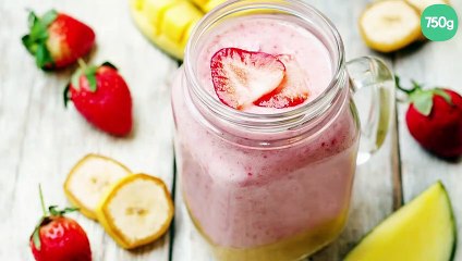 Smoothie fraise, banane, pointe de vanille