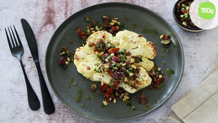 Tải video: Chou-fleur rôti, persillade aux olives et tomates séchées