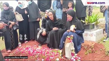 Ungkap Detik-detik Wafatnya Ibunda, Kalina Oktarani Nangis Sesenggukan