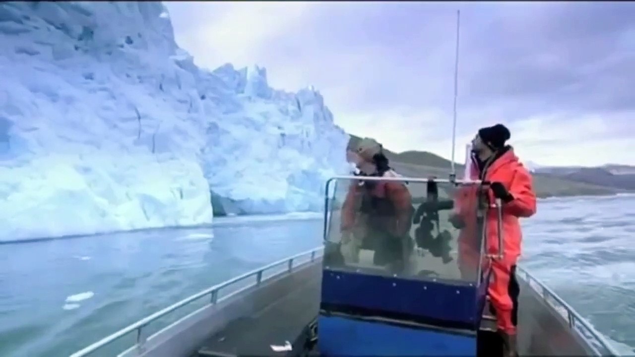 Massive Iceberg Calving Caught On Camera 1