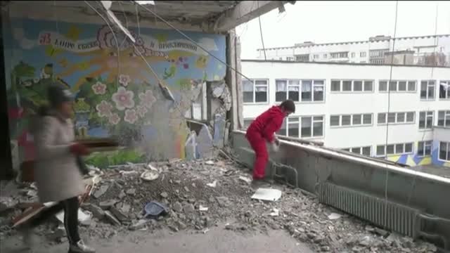 La artillería rusa ataca una escuela en Járkov