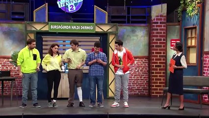 Çok Güzel Hareketler'den "telefonunu çıkar göster" skeci