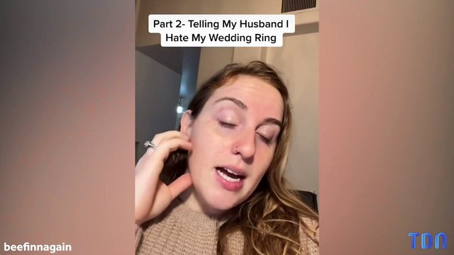 Elle déteste la bague de fiançailles qu'elle a reçue et demande à son fiancé de la rendre