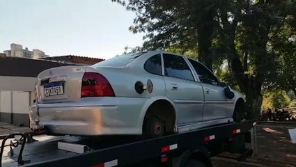 Vectra furtado em frente ao Clube Arizona é recuperado pela PM