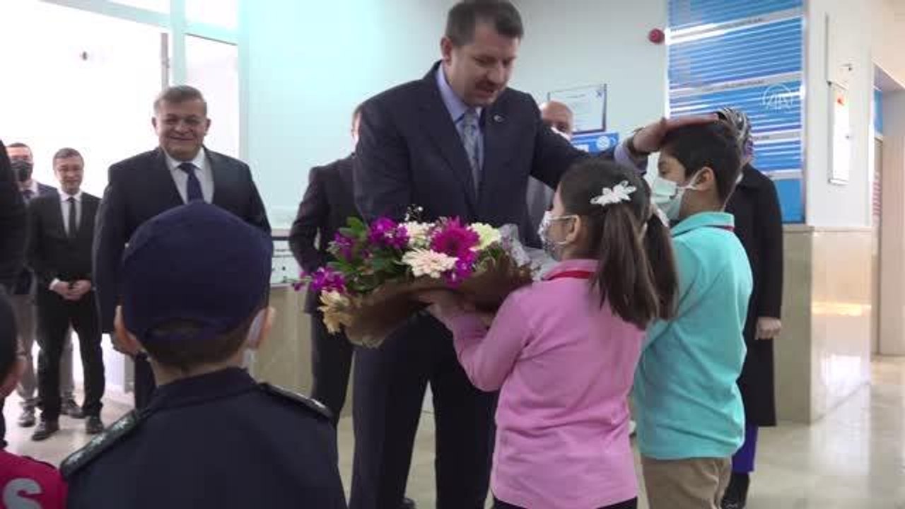 Şehit polis Muhammed Demir'in adı okul kütüphanesinde yaşatılacak