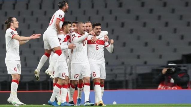 Burak Yılmaz'dan bayrağı devraldı! İşte A Milli Takım'ın yeni kaptanı