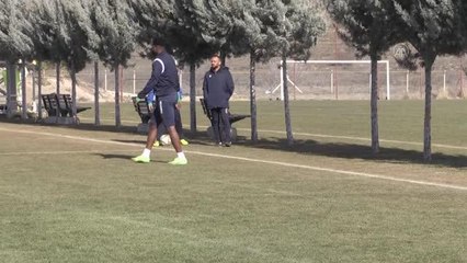 Yeni Malatyaspor Teknik Direktörü Arslan: "8-10 gündür gelmeyen oyuncularımız var"