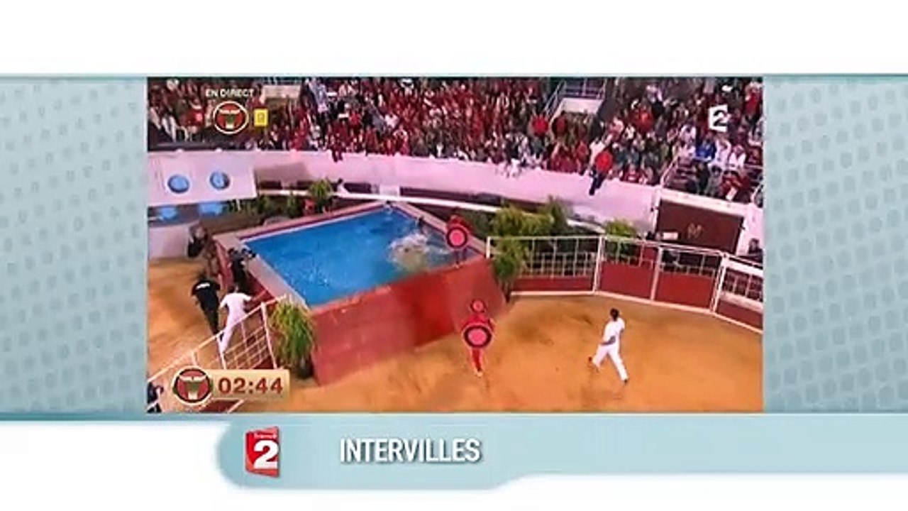 Zapping du 01/07 : une vachette d'Intervilles dans la piscine !