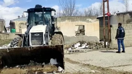 Van'da 2 metruk yapı yıktırıldı, 4 organizatör tutuklandı