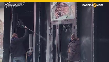 Video herunterladen: Ucrania: Los residentes en Kiev soportan más bombardeos rusos