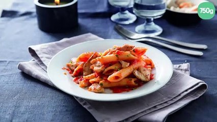 Penne rigate à la sauce arrabbiata et au poulet