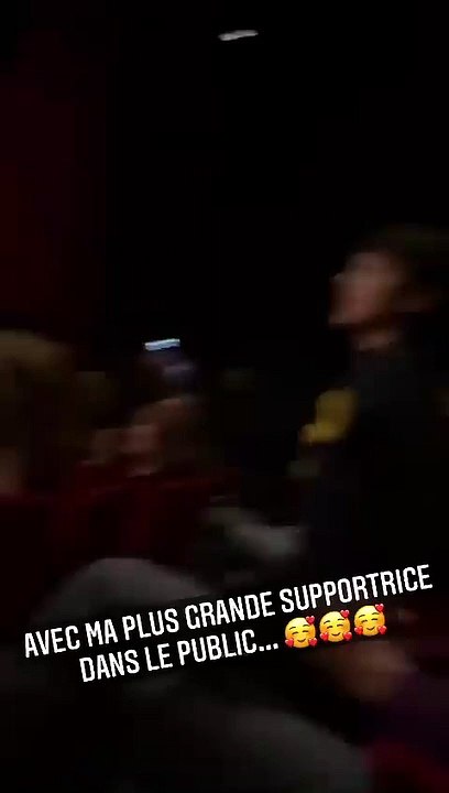 Léa François au théâtre à Villeparisis, acclamée par sa fille Louison