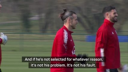 Скачать видео: Page insists Bale 'gives his best' for both club and country