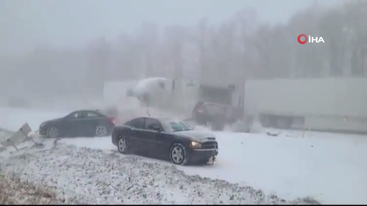 ABD’de 40’a yakın aracın karıştığı zincirleme trafik kazası kamerada