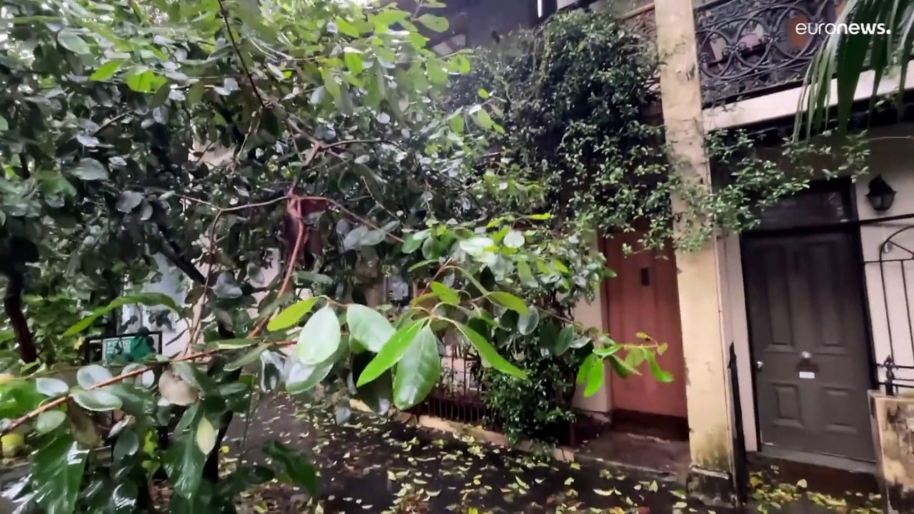 Solarzellen und Wassertanks: Australier lebt seit 25 Jahren mit eigenem Stromnetz