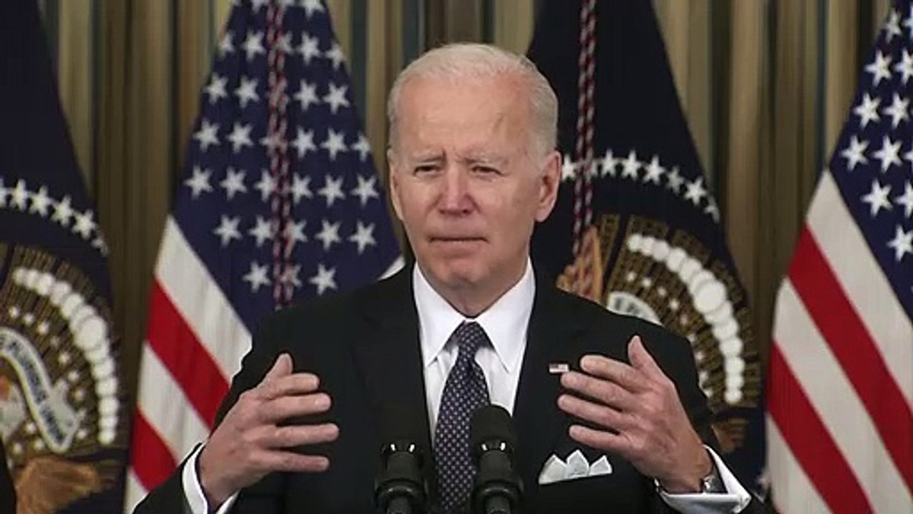 Biden 'não se retratará' por dizer que Putin não deve permanecer no poder