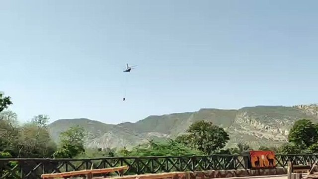 बड़ी खबर: सरिस्का में लगी आग में फंसे तीन बाघ व शावक, वायुसेना के हैलीकॉप्टर जंगल में करेंगे पानी की बौछार, जानिए ताजा हालात