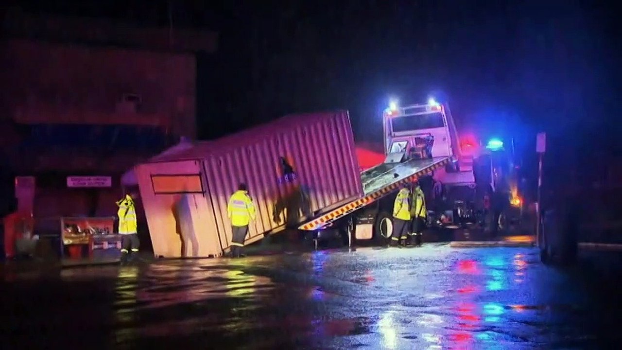 Mid North Coast bracing as heavy rain system moves south