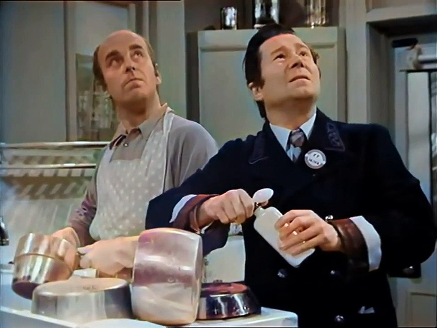 Holiday on the buses full movie dailymotion hot sale