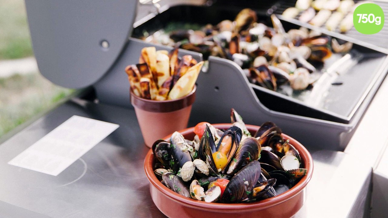 Moules et coques à la plancha, frites grillées