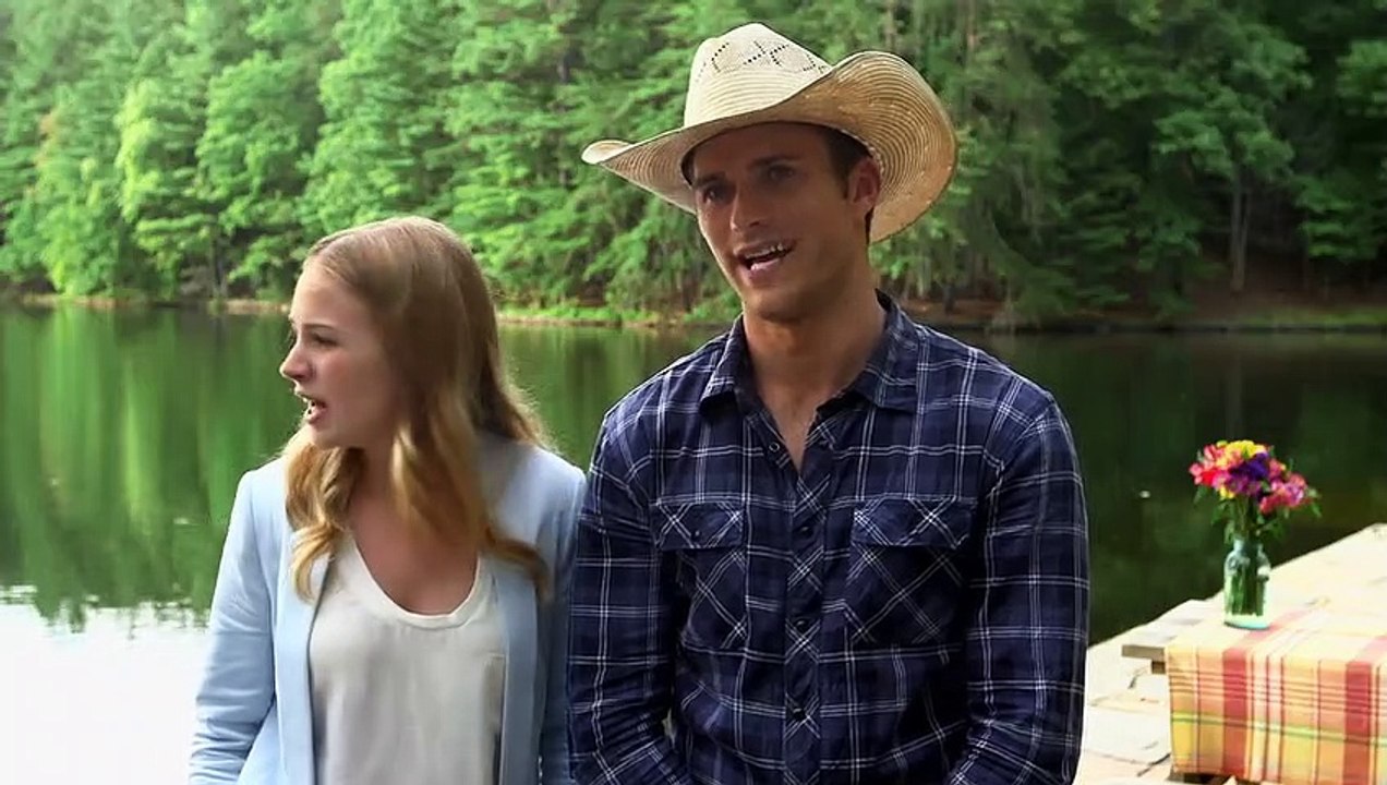 Chemins Croisés - Featurette Britt Robertson (2) VO