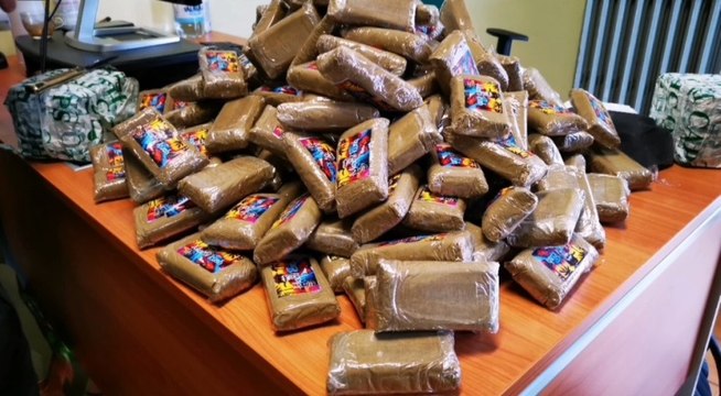 Torino - 34 chili di droga in doppiofondo auto: arrestato corriere (29.03.22)