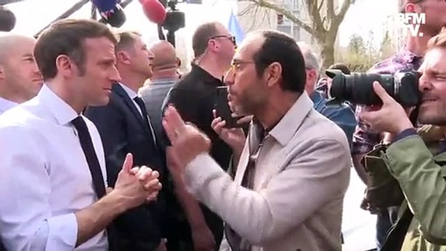 Emmanuel Macron interpellé par un homme lors de son déplacement à Dijon sur le pouvoir d'achat: Il ne me reste rien pour vivre. Mettez-vous à la place d'une famille française ! - VIDEO
