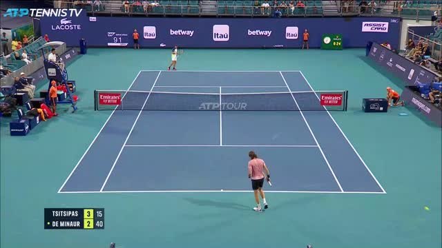 Miami - Tsitsipas toujours trop fort pour De Minaur