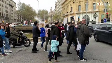 Protesta de docentes contra Cambray en Barcelona