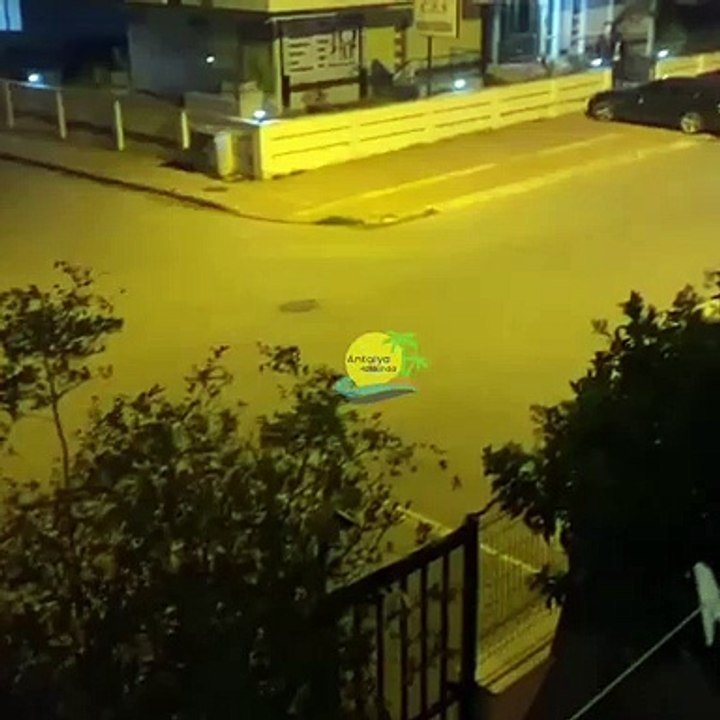Yabancı uyruklu olduğu iddia edilen grup kamyon kasasında etrafa ateş açtı