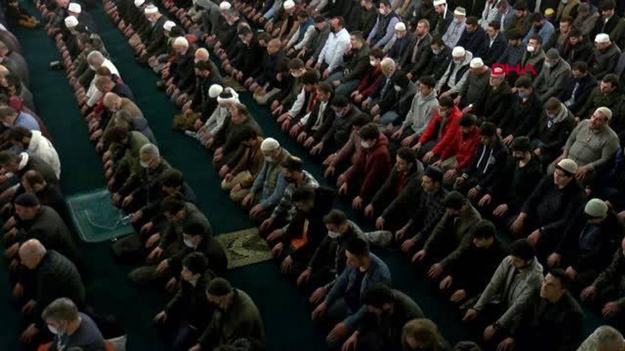 AYASOFYA CAMİİ'NDE 88 YIL SONRA İLK TERAVİH NAMAZI KILINIYOR aktüel