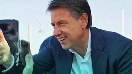 Armi a Zelensky, sì alla fiducia. Conte a mani vuote sale al Colle e insult@ i dem