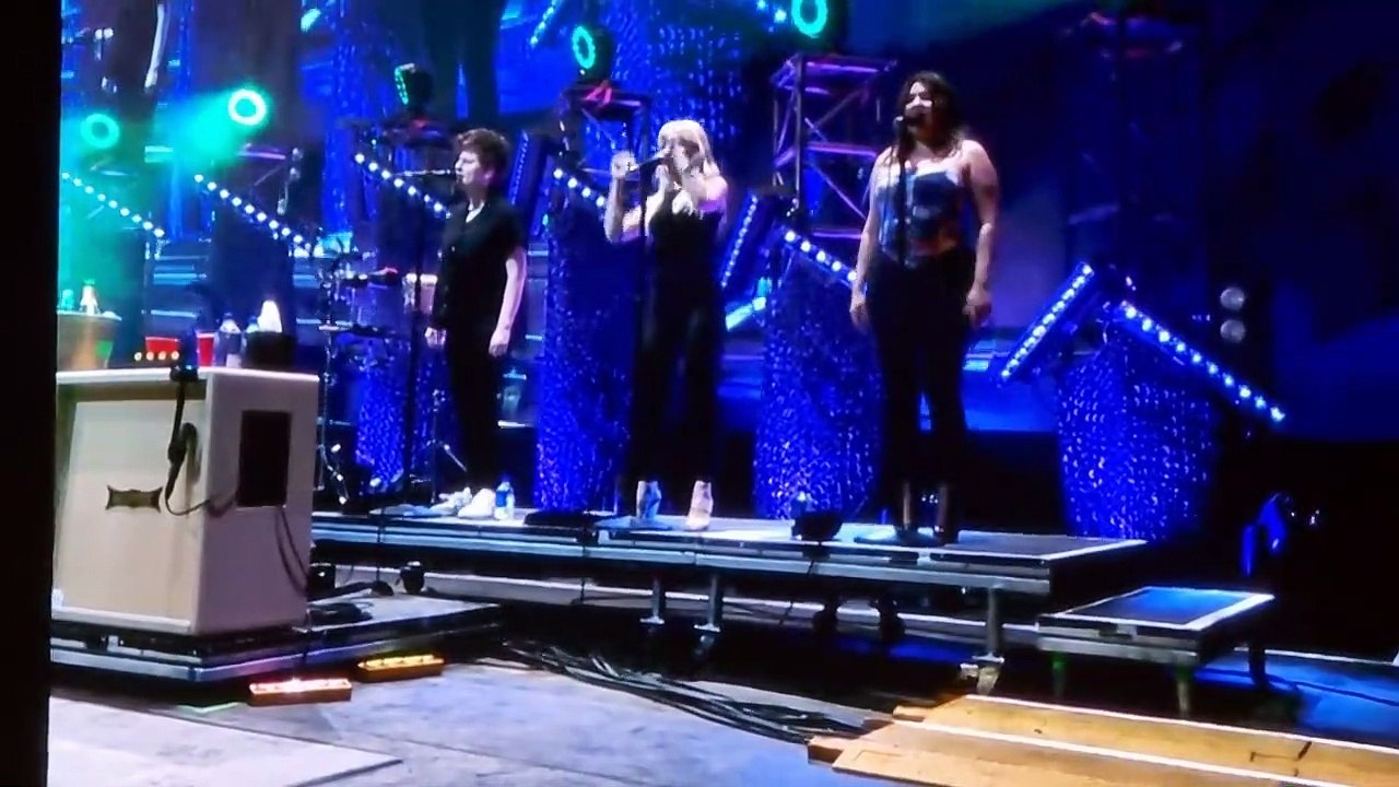 Taylor Hawkins (Foo fighters) - Somebody to love (Queen cover) live @ lollapalooza chile 2022