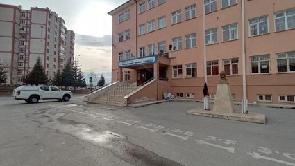 İlkokuldaki Nevruz etkinliğinde pilav yiyen 250 öğrenci zehirlendi