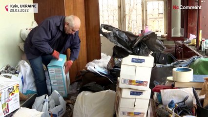Zerstörte Wohnungen: Kiewer versuchen, ihre Habseligkeiten zu retten