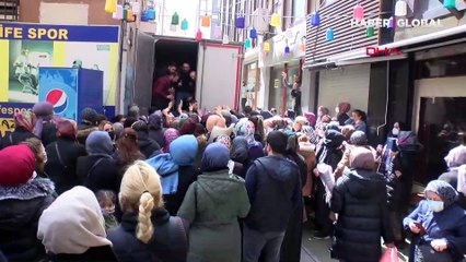 İstanbul Ümraniye'de mağaza açılışında ucuz halı izdihama neden oldu