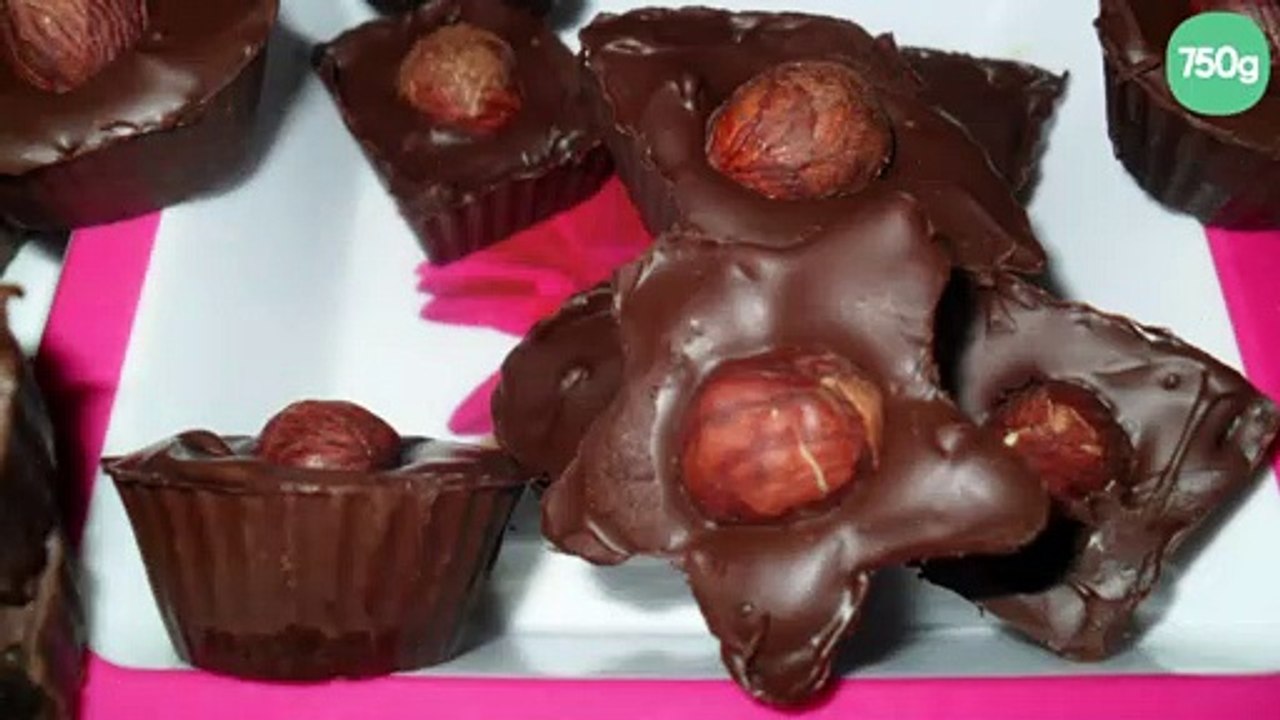 Chocolat noir et noisettes