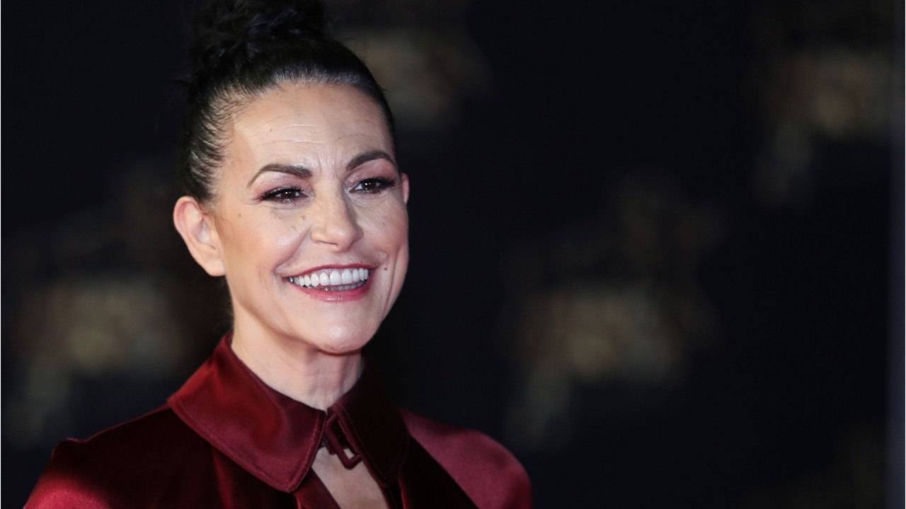 Voici - Lio victime de violences conjugales : son émouvant hommage à sa soeur Helena Noguerra qui l’a sauvée