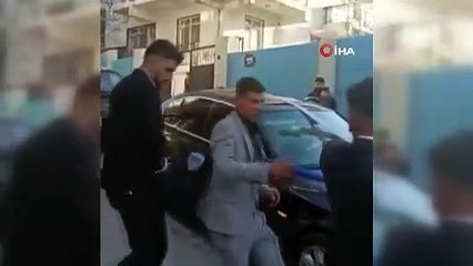 Balkondaki çocuklara aldırış etmeden ateş açan magandalar yakalandı