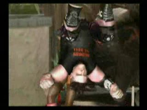 Backyard Wrestling 2 : There Goes the Neighborhood : Un voisinage nerveux