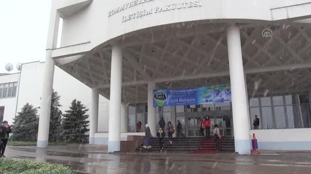 Kırgızistan'da Yeni İletişim Teknolojileri ve Medya konulu uluslararası panel yapıldı