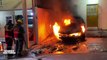 Un automóvil  fue incendiado en  un acto vandálico en calles de la colonia Lomas del Paraíso III