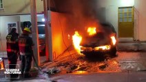 Un automóvil  fue incendiado en  un acto vandálico en calles de la colonia Lomas del Paraíso III