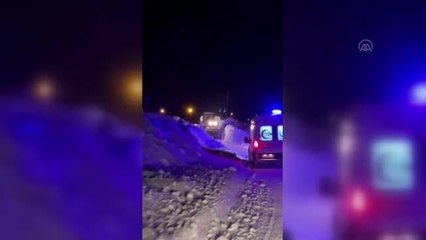 Kar nedeniyle ulaşılamayan 3 hastanın yardımına ekipler ulaştı