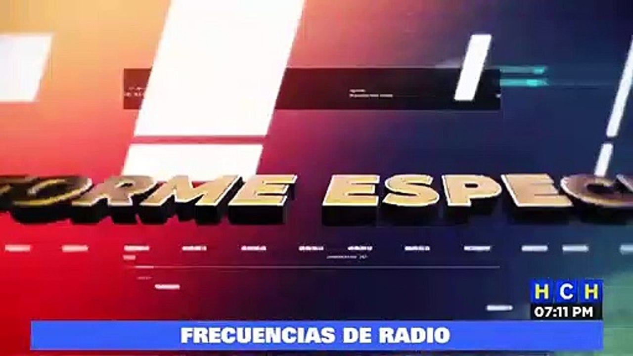 Cuerpo de Bomberos atiende incendio en un vehículo en un parqueo privado