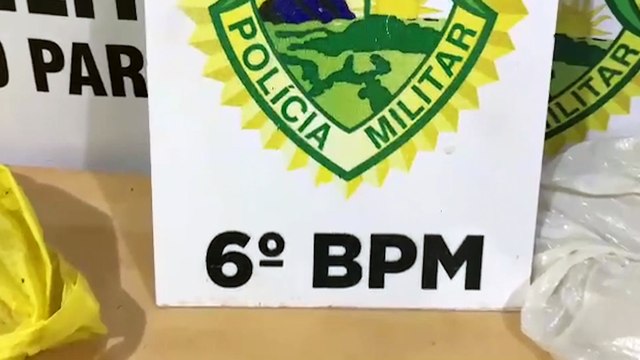Jovens são apreendidos e levados até a delegacia por serem flagrados com drogas e munições